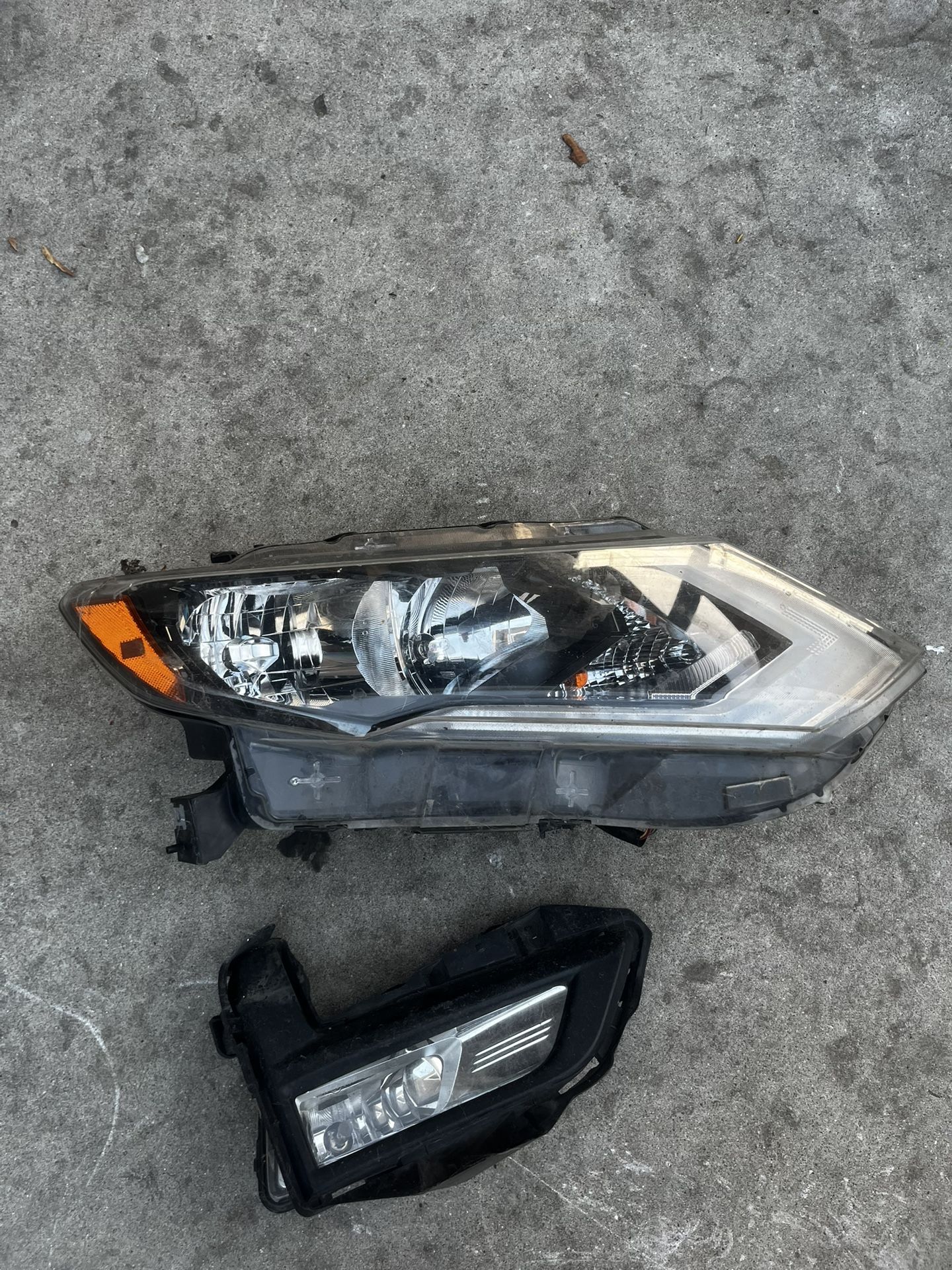 Nissan Rogue Headlight