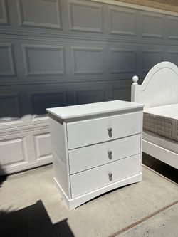 3-Drawer White Dresser!