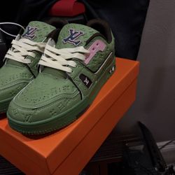 Lv Shoes 300$