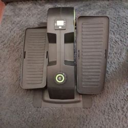 Cubii F3B2 Compact Seated Eliptical