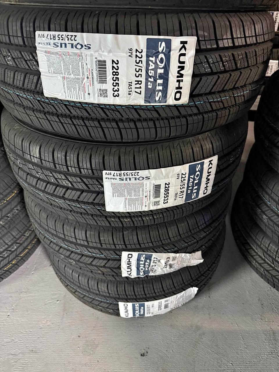 (4) 225-55-17 Kumho Solus ta51a 65k miles Free Install Financing available