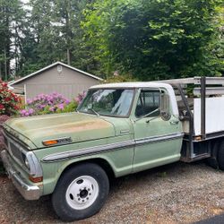 1970 Ford 350 Dually with dump action