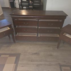 Dresser& Nightstands 