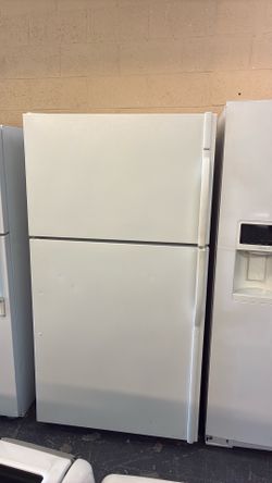 Nice like new Kenmore refrigerator