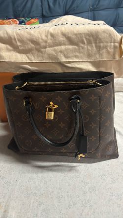 Authentic LV WOMAN PURSE