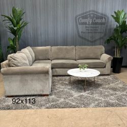 🛋️ Harvey’s Sectional Sofa (Delivery Available!! )