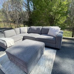 Thomasville sectional couch Delivery Available!