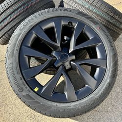 BRAND NEW 2025 Tesla Model X 20" Cyberstream Gunmetal Continental TIRES SENSORS