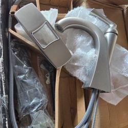 New Delta Pierce Single Hole Single-Handle Bathroom Faucet in SpotShield Brushed Nickel