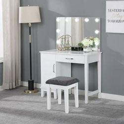 Beautiful Vanity Desk With Lights Built Into Mirror! SALE!