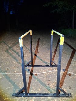 Freestanding Parallel Bars Dip Station