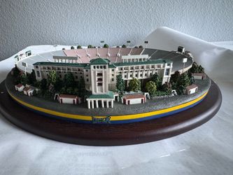 Rose Bowl Replica Model