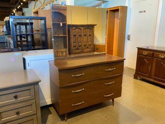 Vintage 3-Drawer Dresser w/ Mirror