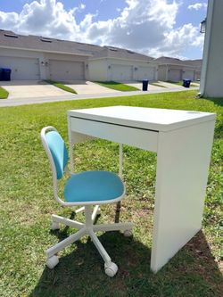 White Kids’ Desk with Drawer and Swivel Chair