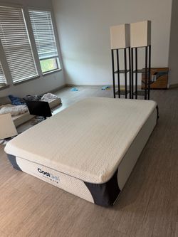 Cool Gel Ultimate Queen Gel Memory Foam Mattress Medium Firm Cooling White/Gray