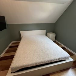 QUEEN BEDFRAME AND NIGHTSTAND 