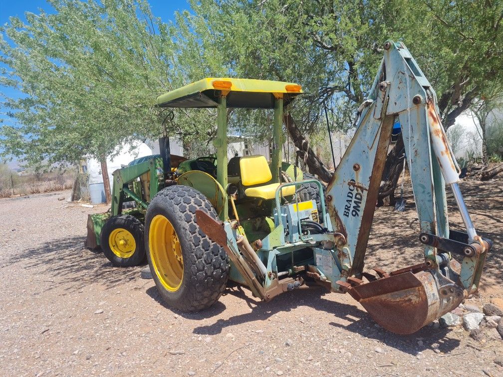 John DEERE TRACTOR