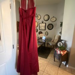 Size 8 Elegant Floor Length Halter Dress