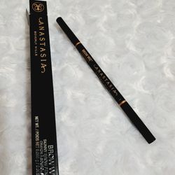 Brow wiz (chocolate)
Skinny brow pencil
Anastasia Beverly Hills