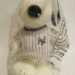 SNOOPY New York Yankees Doll; MetLife; 2009 Promo Plush Toy; NEW, SEALED IN BAG