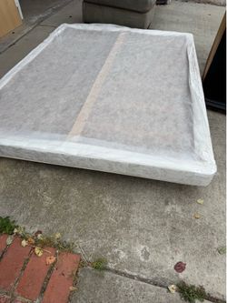 Free queen box frame and wheels