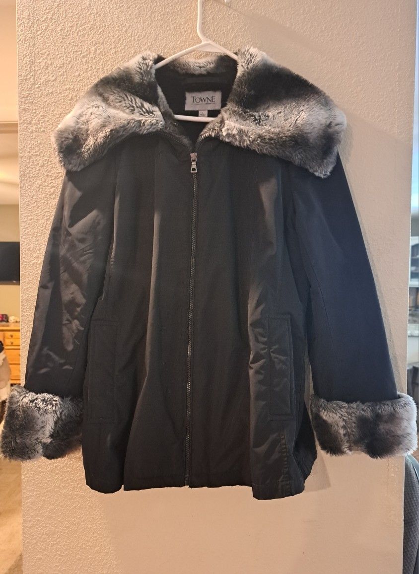 TOWNE by London Fog Faux Fur Coat. Size L