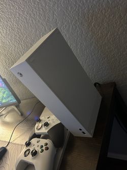 Xbox Series S With 2 Controllers And One Elite Controller