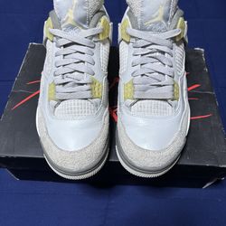 Jordan 4 Retro SE Craft Photon Dust 2023  Size 8.5
