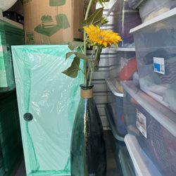 Vase With Sunflower/Vase De Vidrio Con Girasol