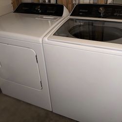 Whirlpool Washer And Dryer Set