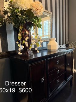 Dining chest