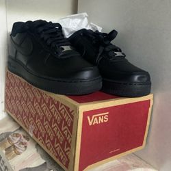 Shoes Nike.  Size 8.5 Men   No Box