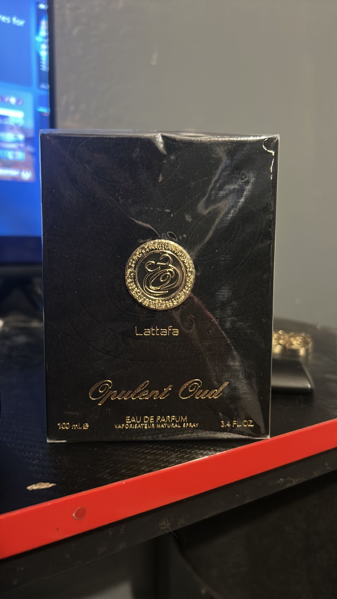 Lattafa Opulent Oud fragrance