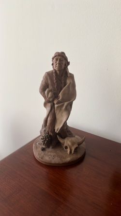 Tom Clark American Indian figurine - signed by artist