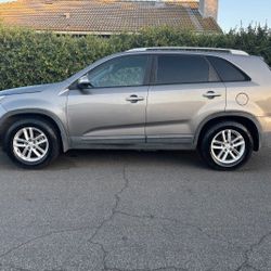 2015 KIA SORENTO