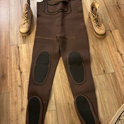 CHEST WADERS W/ BOOTS(size12)