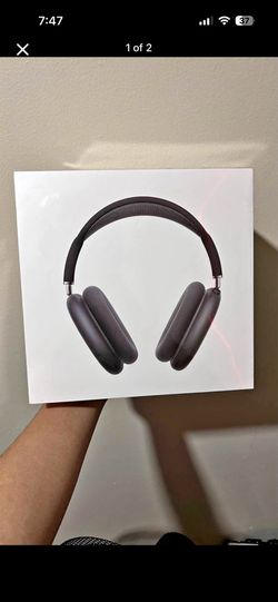 AirPods max midnight black ( Brand New/ Sealed )