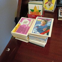 Mixed Baseball Cards 