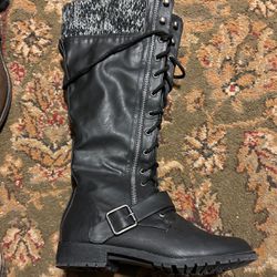 Black Boots Size 6.5 (Ladies)