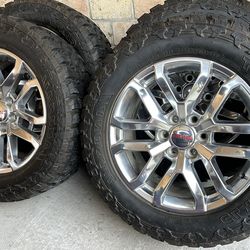 Gmc Sierra Oem 20s Wheels On Mud Terrain 33s Tires.