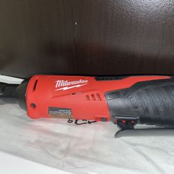 Milwaukee M12 12V Lithium-Ion Cordless 3/8 in. Ratchet (Tool-Only)