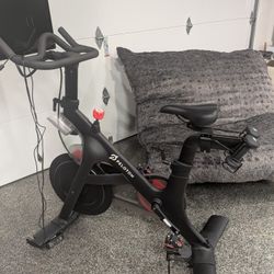 Peloton With Mat 3 Pairs Of Shoes Mat And Extras