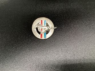 FORD MUSTANG TRIBAR RUNNING HORSE LOGO JACKET SHIRT HAT PIN SILVER ORIGINAL FORD