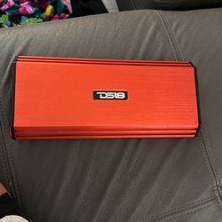 DS18 1800 Watts.  4 Channel