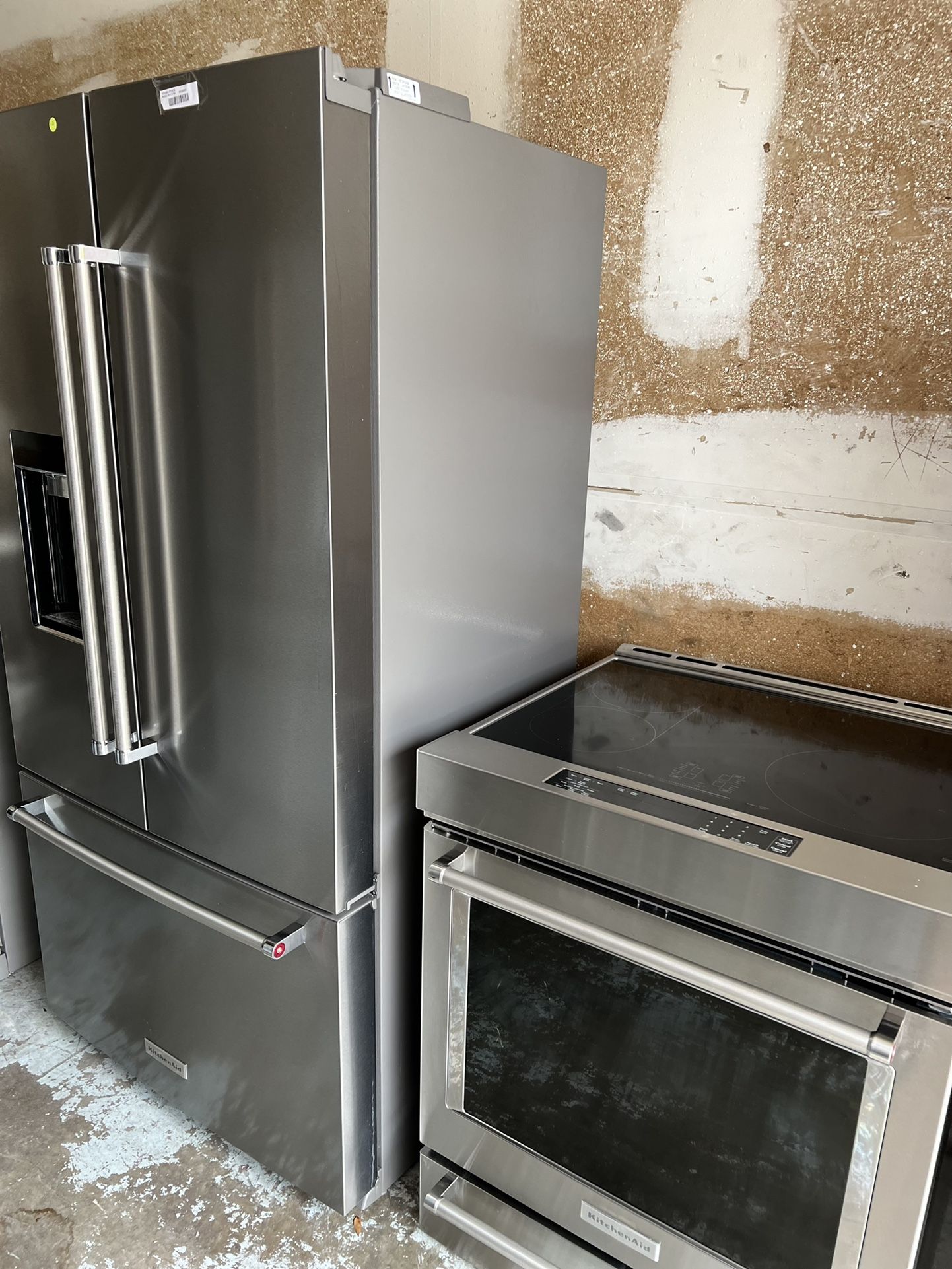 KitchenAid French Door Refrigerator Contuer And Glass Stove Electric