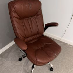 Brown Leather Office Chair – Gently Used 