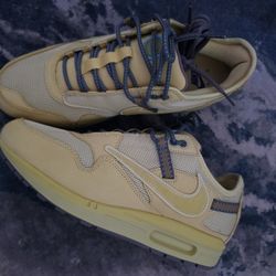 Nike Air max 1 
Travis Scott cactus jack Saturn gold