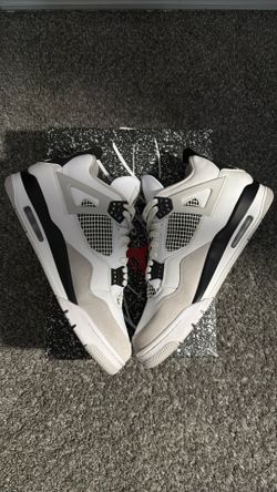 Jordan 4 Retro (Military Black)