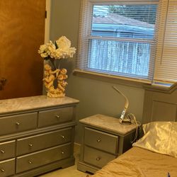 bedroom set made from good quality wood
