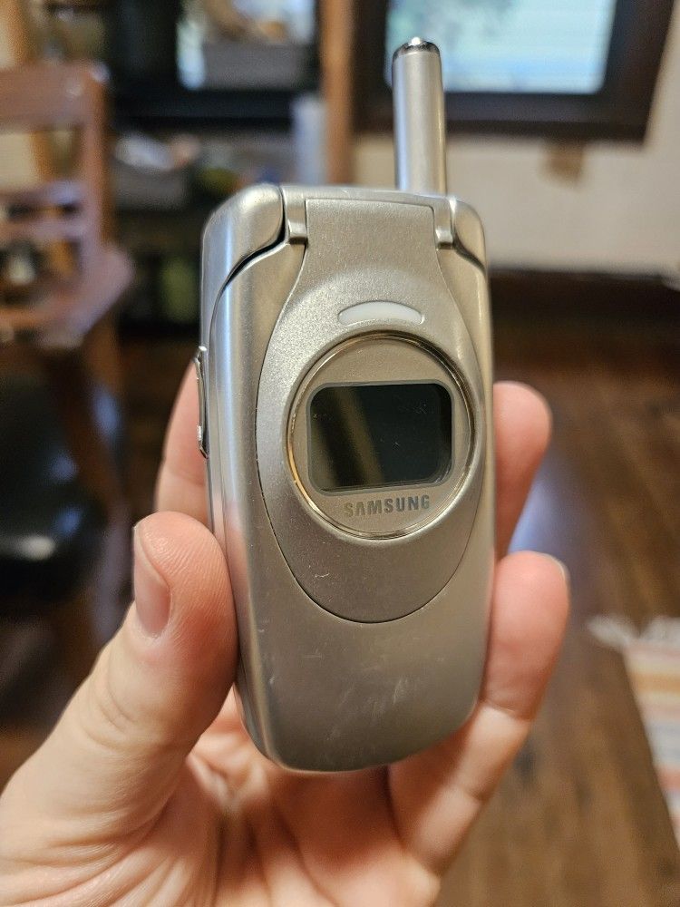 Samsung Vintage Flip Phone SGH-S300M